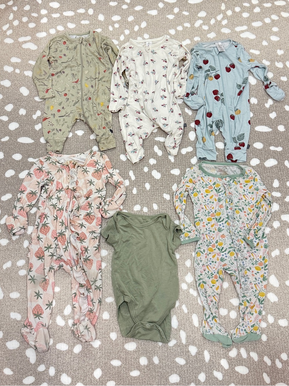 Lot of 6 bamboo footies newborn baby girl fruits zippy sleeper sage strawberries